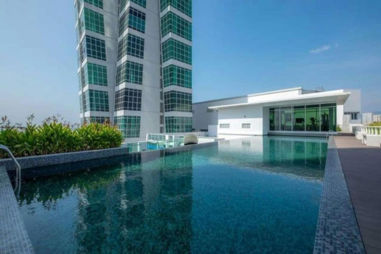 Loft Pano Seaview Suite 2 Bedroom By The Only Bnb Jelutong Luaran gambar